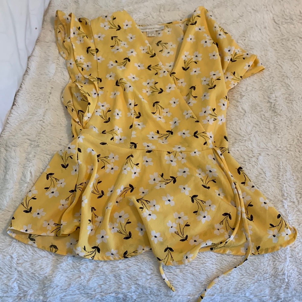 Women’s floral top